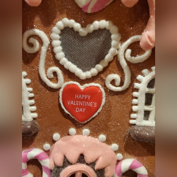 Valentines Gingerbread House-NWT - Picture 6 of 8